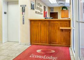 Econo Lodge Valdosta Mall Area 3