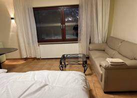 HS Hotel 4