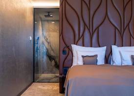 Theatre Hotel 5
