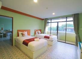 ROYAL PINEAPPLE HOTEL l a welcome to wealth and good fortune 4
