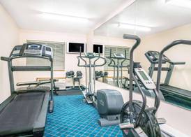 Microtel Inn & Suites By Wyndham Tomah 5