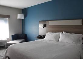 Holiday Inn Express & Suites WYTHEVILLE by IHG 4
