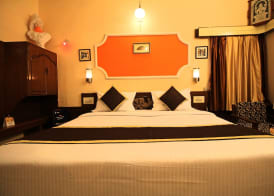 EMINENCE - PALM RESIDENCY (1.5 KM FROM NAKKI LAKE) 5