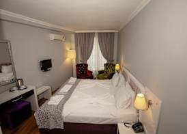 SRF Hotel 5