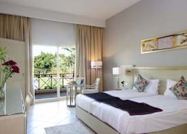 Swiss Inn Pyramids Golf Resort 4