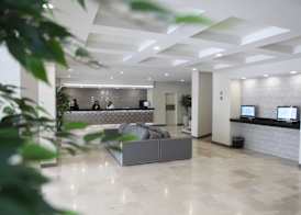 Everest Hotel 5