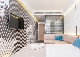 Athens Lodge by Athens Prime Hotels 4