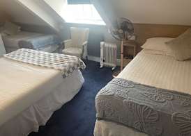 Diamonds Inn 3