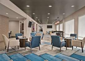 La Quinta Inn & Suites by Wyndham San Bernardino 3