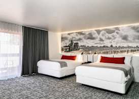 Vinland Hotel and Lounge 4