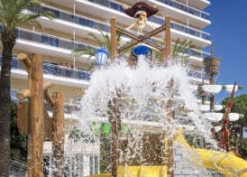 Hotel Oasis Park Splash 4