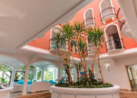 Phi Hotel Sighientu 3