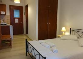 Aronis Apartments 4