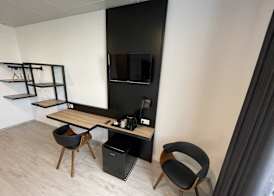 Yebs Hotel 4