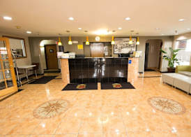 Super 8 by Wyndham Chicago O'Hare Airport 2