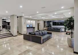 Everest Hotel 2