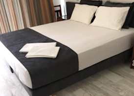 Vlycha Beach Apartments 4