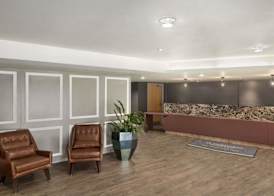Ramada Hotel & Suites by Wyndham Coventry 2