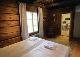 LAURI Historical Log House Manor 2