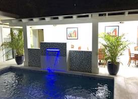 Colony Club Inn & Suites 2