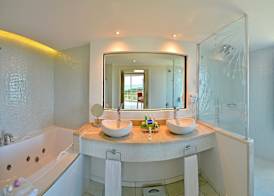 Grand Aston Cayo Las Brujas Beach Resort & Spa 5