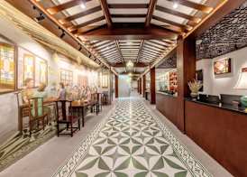 Stargazing Platform Inn - Heart of Old Canton 3