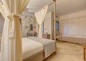 Navalia Hotel 5