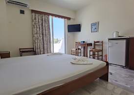 Vlycha Beach Apartments 3