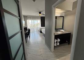 Grace Bay Suites 4