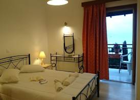 Aronis Apartments 3
