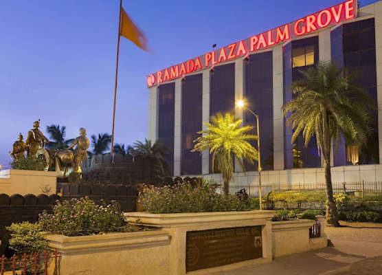 Ramada Plaza by Wyndham Palm Grove 1