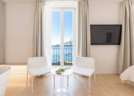 Hotel Lago Di Garda 1