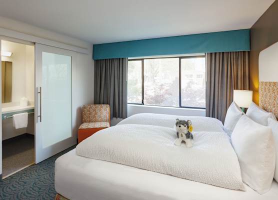 Staypineapple, University Inn, University District Seattle 1