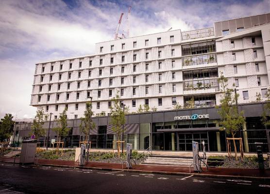Motel One Paris - Porte de Versailles 1