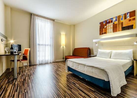 Hotel YIT Ciudad De Zaragoza 1