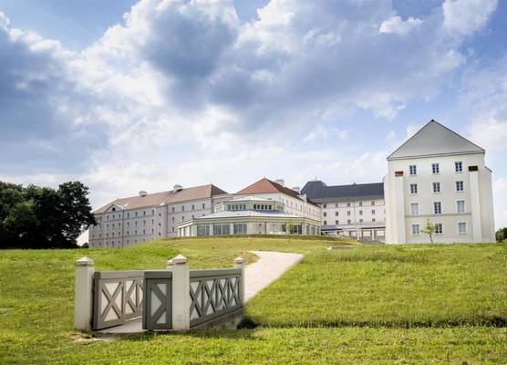 B&B HOTEL près de Disneyland Paris 1