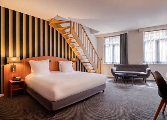 Aris Grand Place Hotel 1