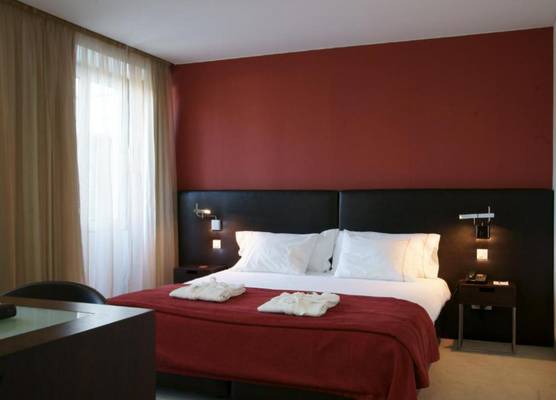 Hotel Jeronimos 8 1