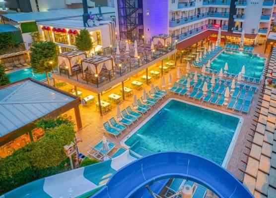 Club Big Blue Suit Hotel 1