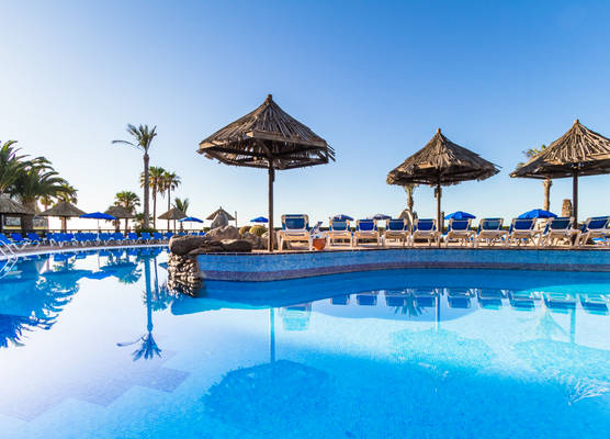 Apartamentos BlueBay Beach Club 1