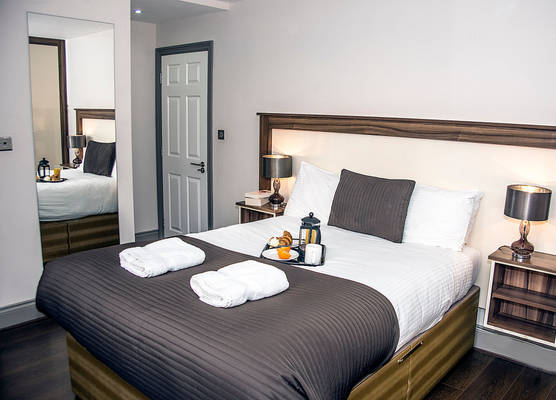 Base Serviced Apartments - Sir Thomas Street 1