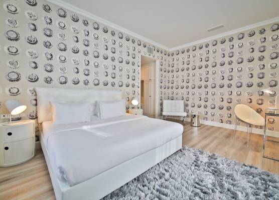 Friday Hotel 1