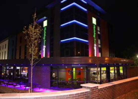 Holiday Inn Express DUNSTABLE by IHG 1