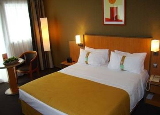 Holiday Inn CALAIS - CENTRE CAR FERRY by IHG 1