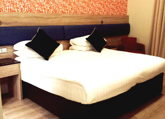 Cairn Hotel & Apartments 1