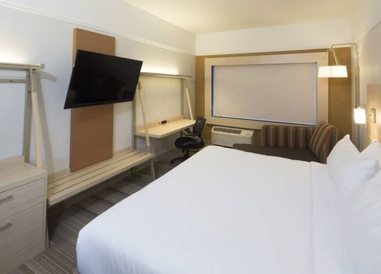 Holiday Inn Express & Suites ALPENA - DOWNTOWN by IHG 1