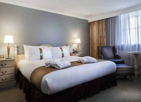 Holiday Inn LONDON - SUTTON by IHG 1