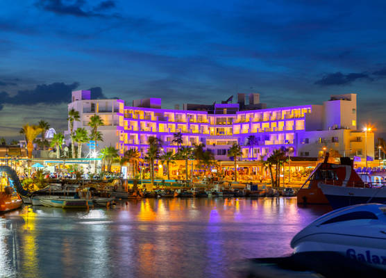 Limanaki Beach Hotel & Suites 1