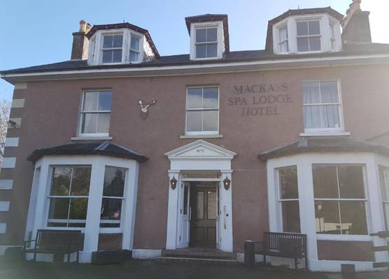 Mackay's Spa Lodge Hotel 1