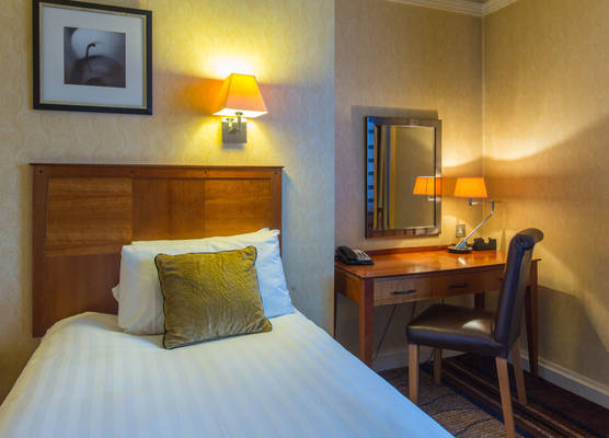 The Queens Hotel 1